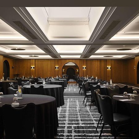 Vogue Hotel Montreal Downtown, Curio Collection By Hilton Екстер'єр фото