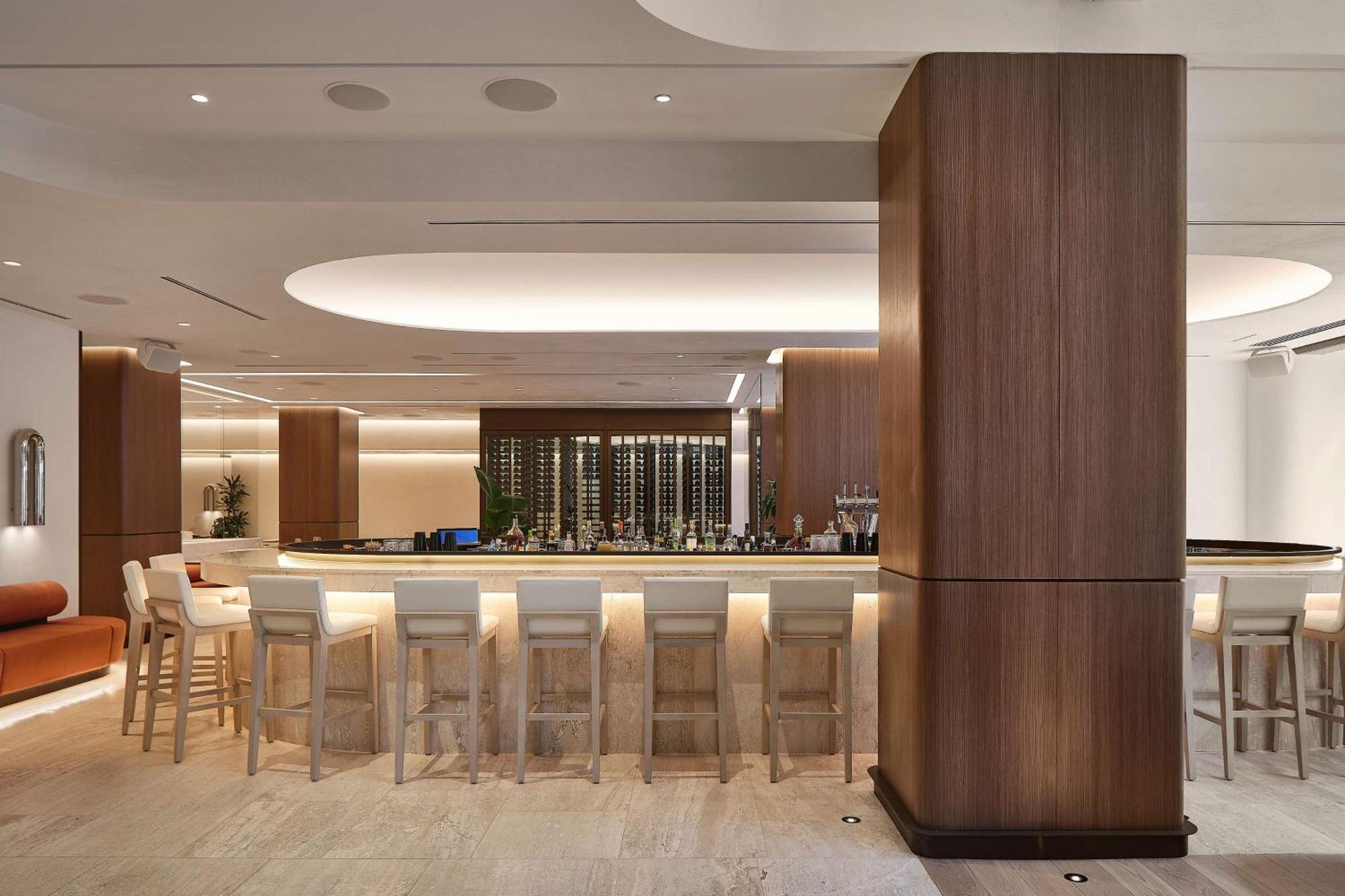 Vogue Hotel Montreal Downtown, Curio Collection By Hilton Екстер'єр фото