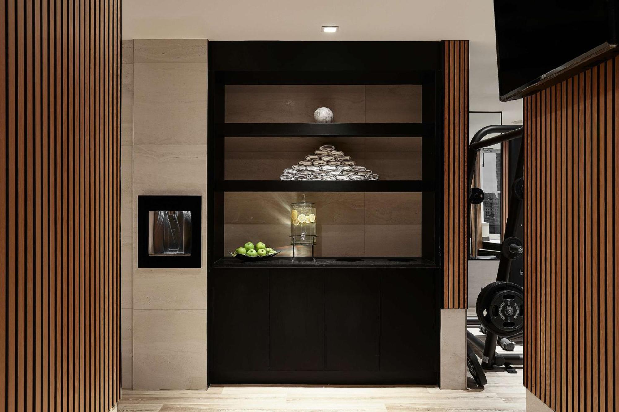 Vogue Hotel Montreal Downtown, Curio Collection By Hilton Екстер'єр фото