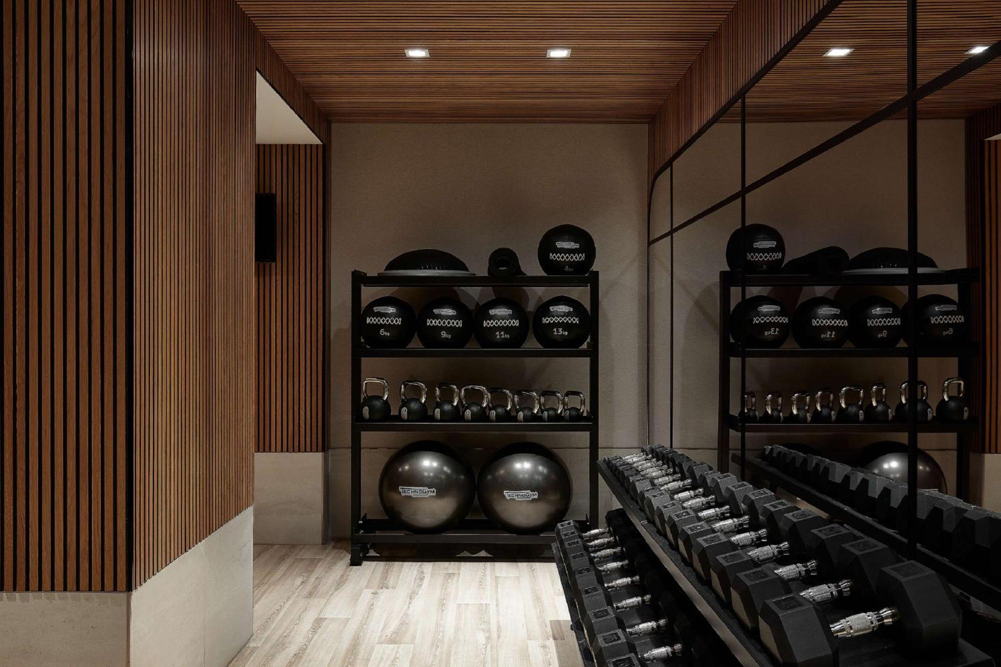 Vogue Hotel Montreal Downtown, Curio Collection By Hilton Екстер'єр фото