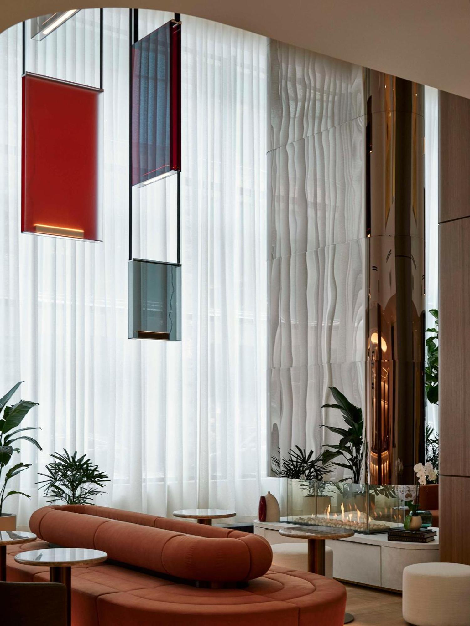 Vogue Hotel Montreal Downtown, Curio Collection By Hilton Екстер'єр фото