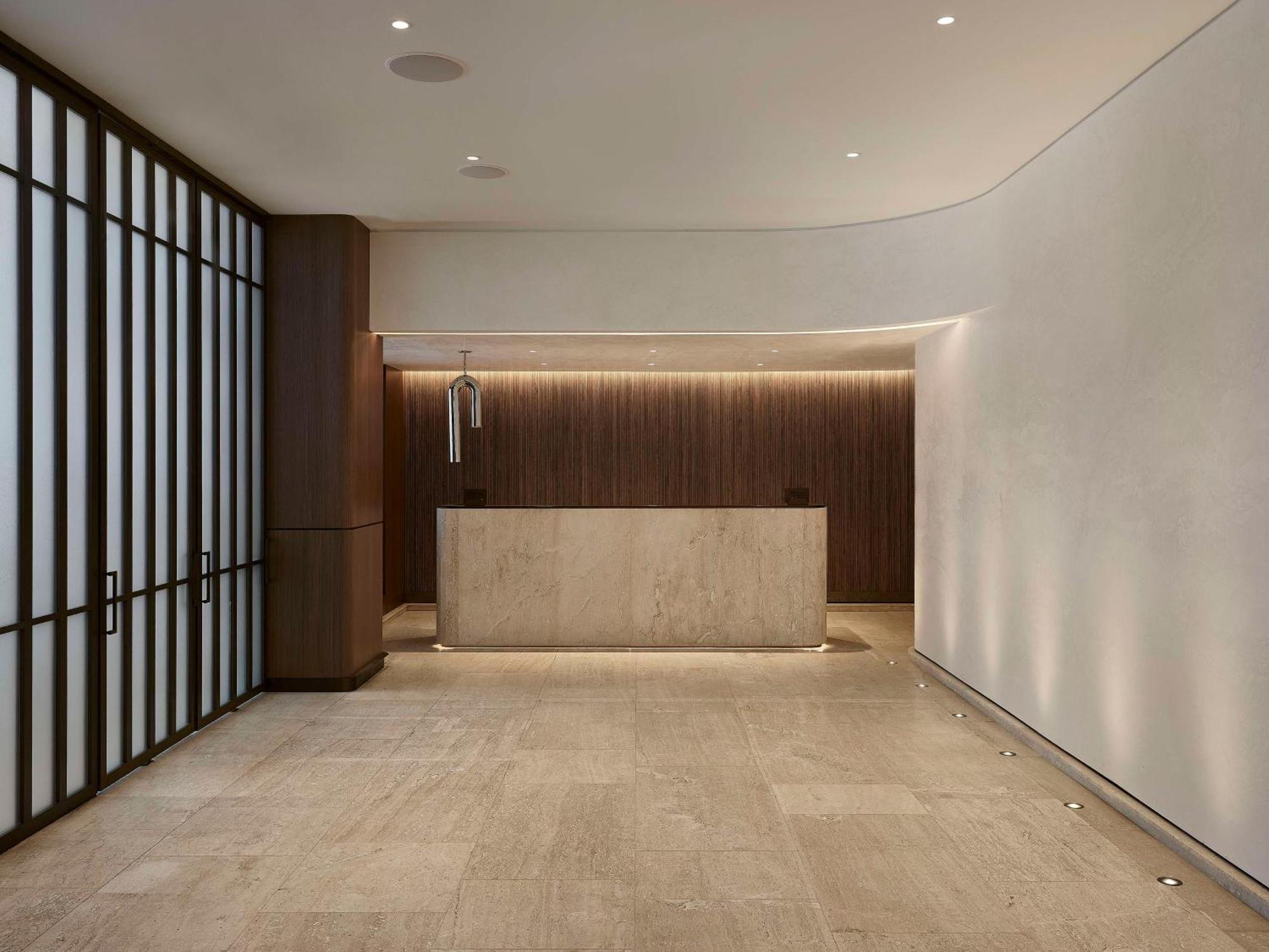 Vogue Hotel Montreal Downtown, Curio Collection By Hilton Екстер'єр фото